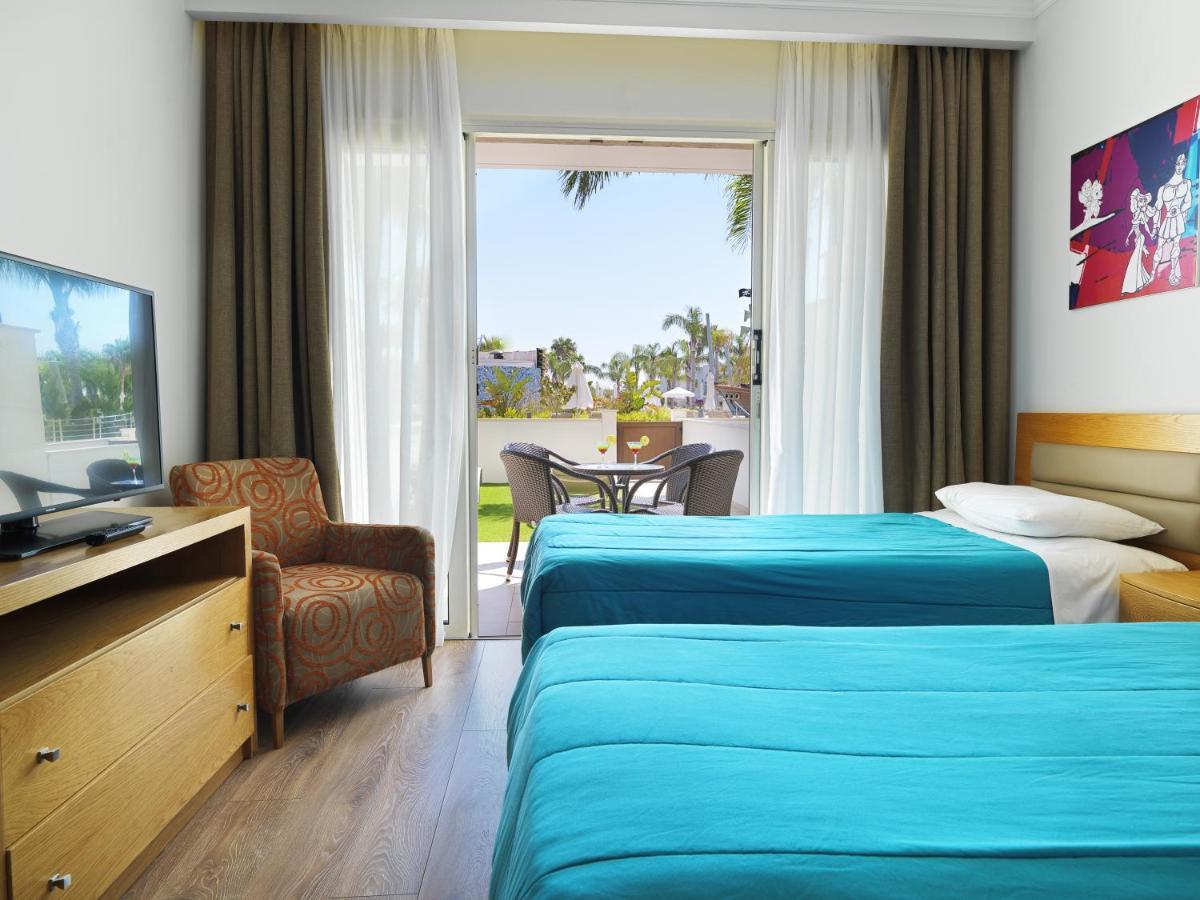 Olympic Lagoon Resort Agia Napa Buitenkant foto