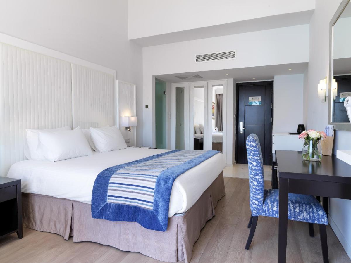 Olympic Lagoon Resort Agia Napa Buitenkant foto